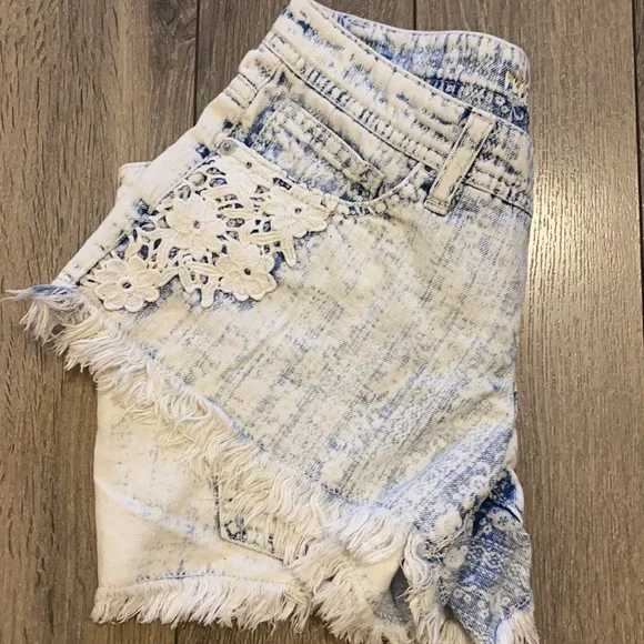 Woman Jean Boho Shorts - Picture 7 of 7